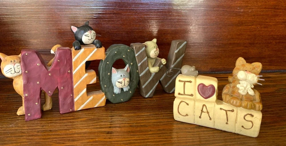 MEOW Cats and Cat and Mouse Suzi Skoglund Kitties Cat Kitty Figure 2008
